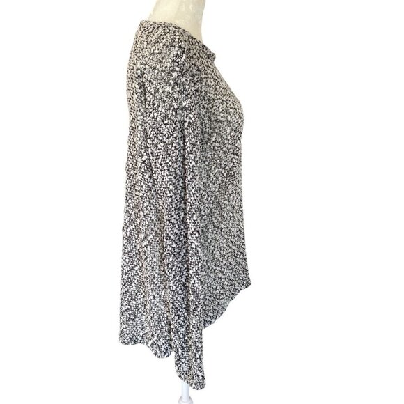 Aeropostale women's black and white long sleeve soft sweater size medium stretch - Picture 3 of 9